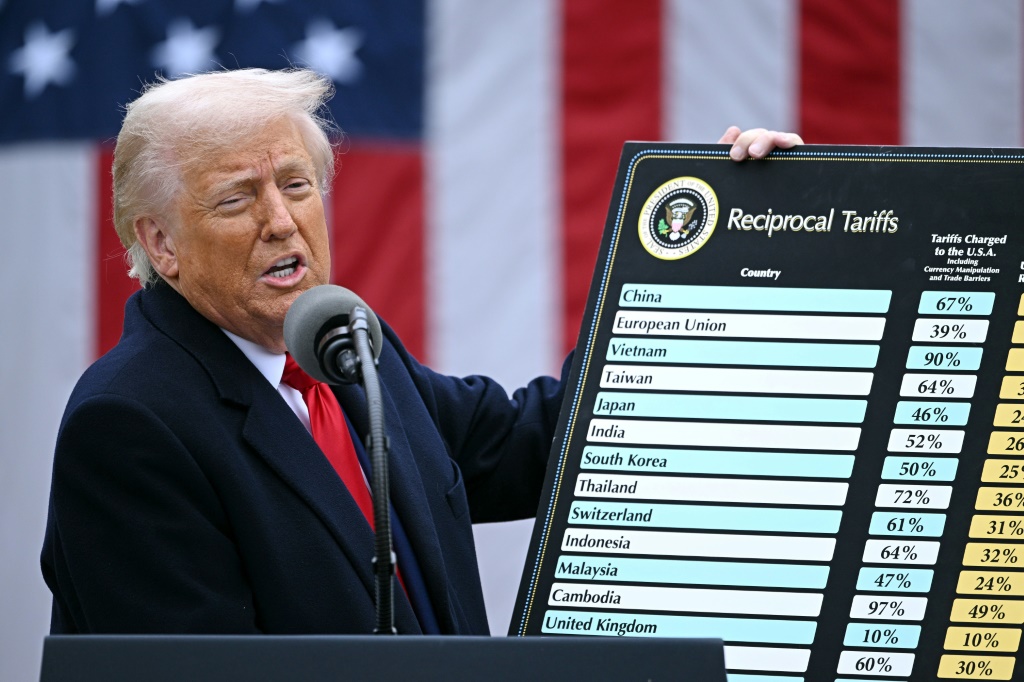 Une cour d'appel fédérale américaine confirme qu'une grande partie des droits de douane imposés par Trump sont illégaux