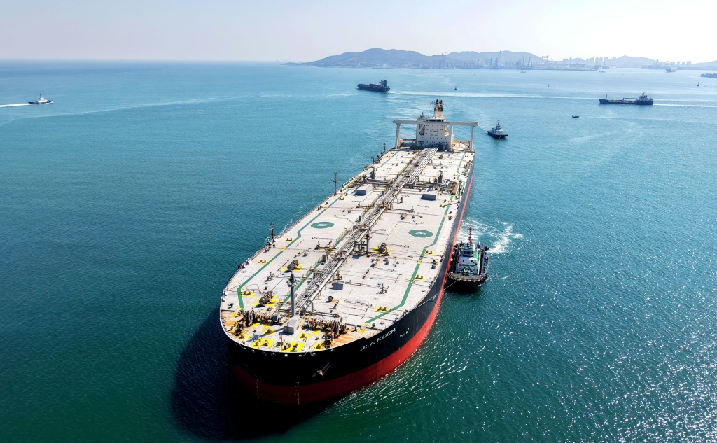 Guerre au Moyen-Orient : flambée historique du pétrole, qui dépasse les 115 dollars le baril