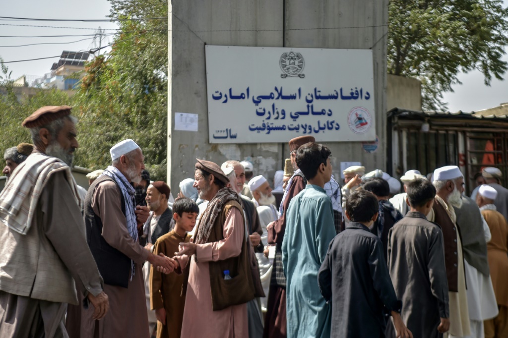 Afghanistan: après des années d'attente, les retraités afghans vont toucher leurs pensions