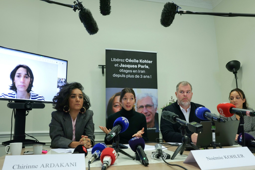 Iran : la détention de Cécile Kohler et Jacques Paris vire à l'urgence, leurs familles réclament leur libération immédiate