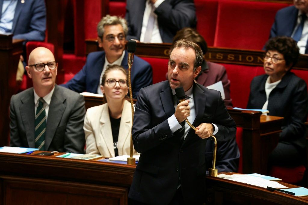 A peine installé, Sébastien Lecornu affronte deux motions de censure à l’Assemblée nationale