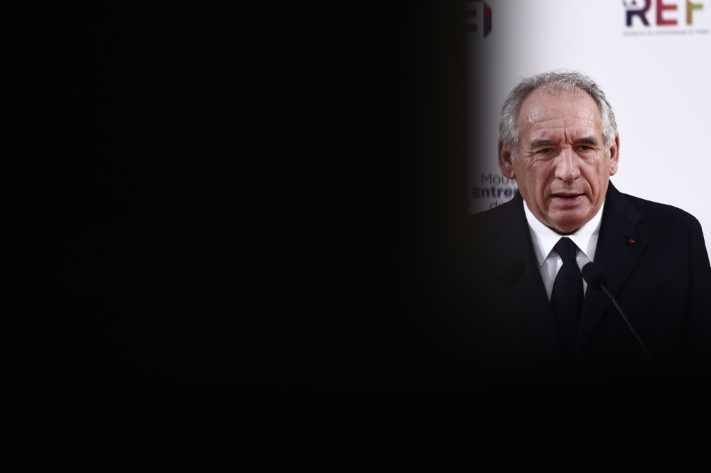 «La dette c'est l'esclavage des plus jeunes»: François Bayrou appelle les retraités à accepter de faire un effort générationnel