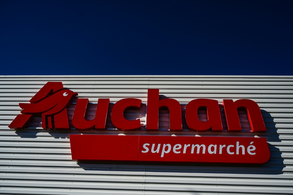 Plan social chez Auchan : blocage syndical à La Défense et tensions autour des suppressions de postes