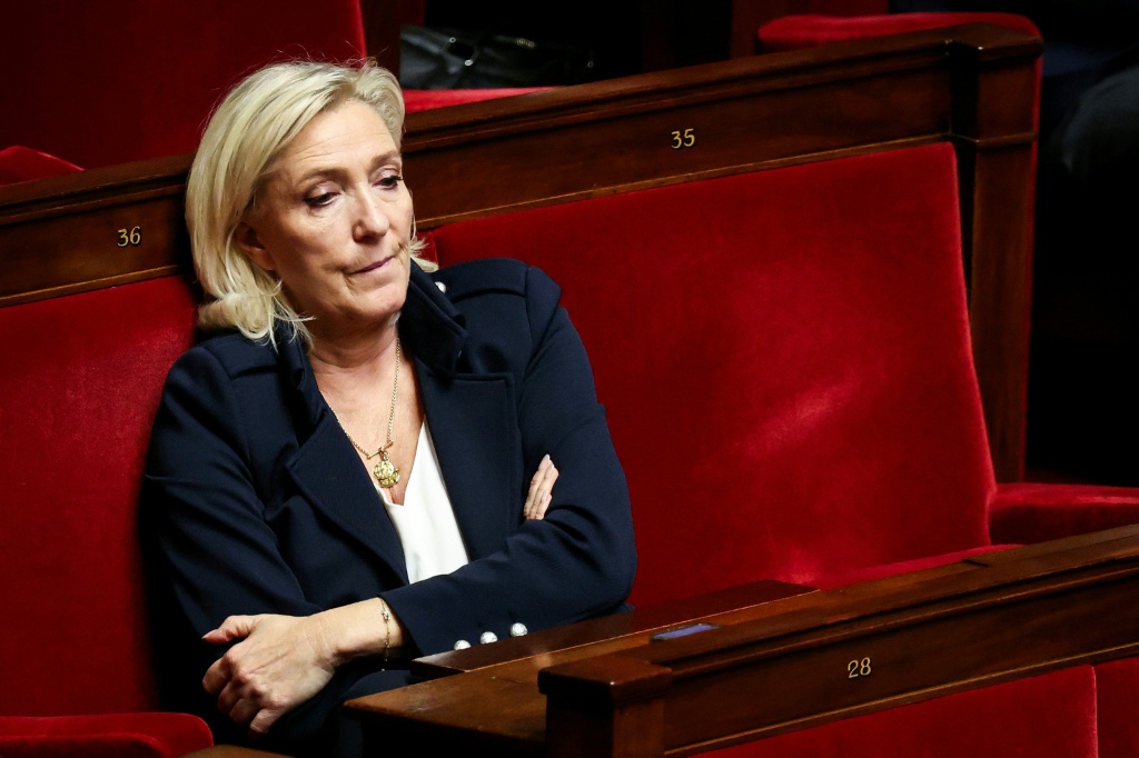 Privé de censure, le Rassemblement national entre amertume et impatience