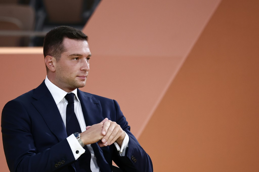 Jordan Bardella estime qu'une dissolution de l'Assemblée nationale est inévitable