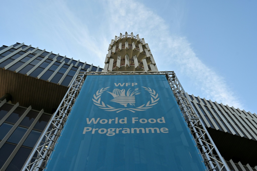 La réduction de l'aide risque d'exposer 13,7 millions de personnes à des niveaux de faim extrêmes, alerte le PAM